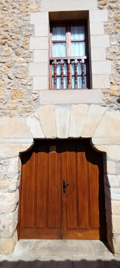 Apartamentos Palacion De Santillana Santillana del Mar Exterior photo