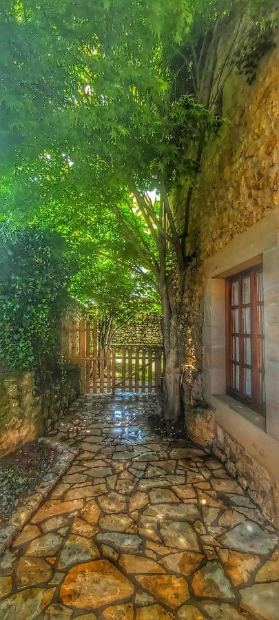 Apartamentos Palacion De Santillana Santillana del Mar Exterior photo