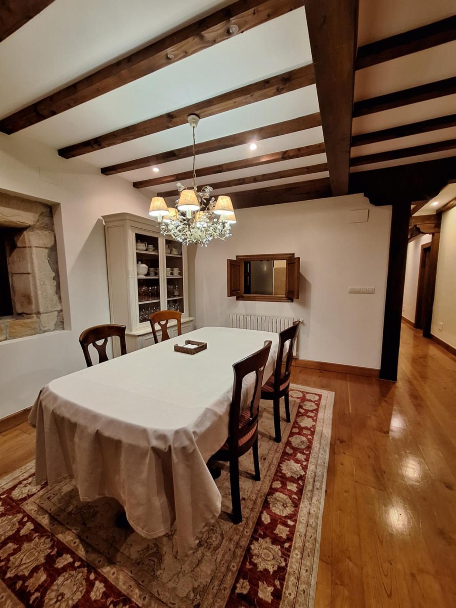 Apartamentos Palacion De Santillana Santillana del Mar Exterior photo